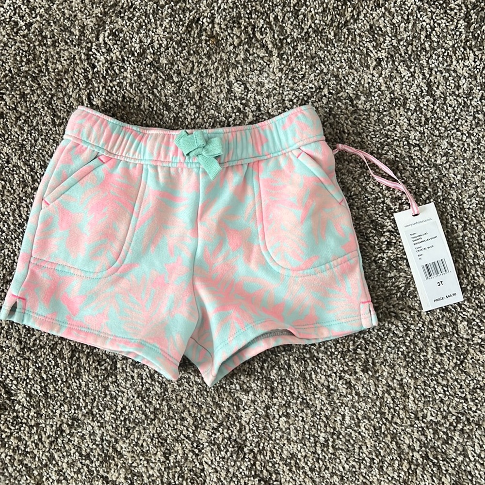 Vineyard vines bougainvillea short